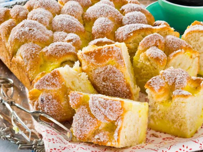 mjuk-kaka-med-vaniljkram-recept