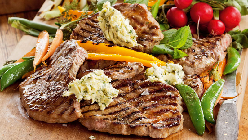 grillad fläskfilé med basilikasmör recept