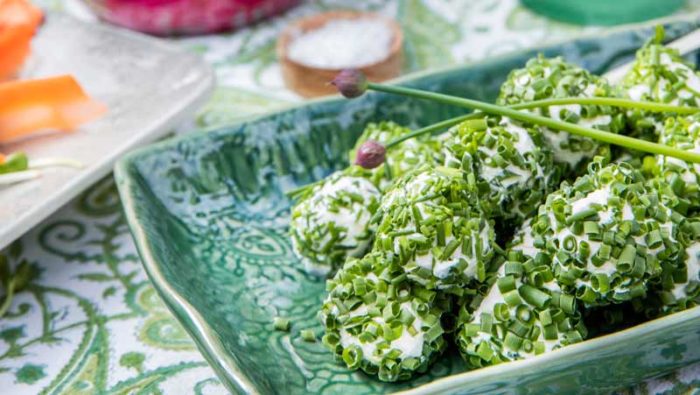 bollar-av-creme-cheese-med-graslok-recept
