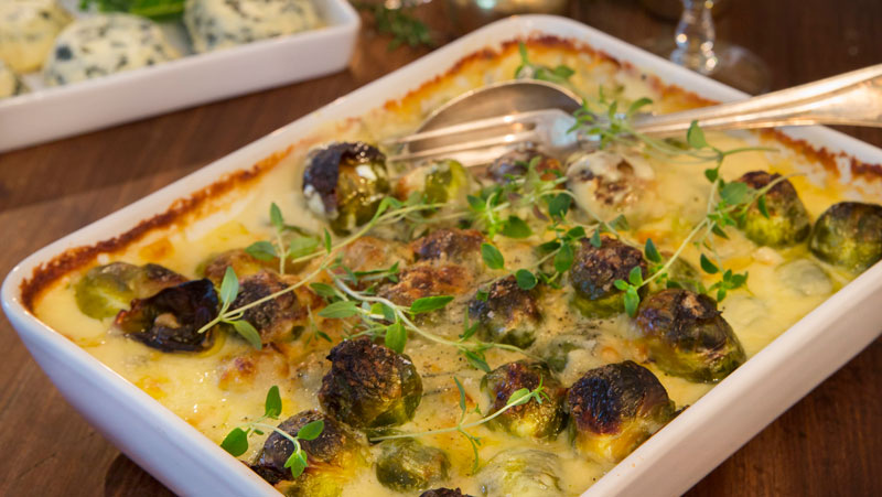 Gratäng med brysselkål och västerbottenost recept