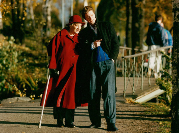 Mamman Gudrun Brost tillsammans med Johannes Brost i oktober 1989. Bild: IBL Bildbyrå