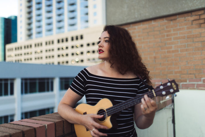 Artisten Mandy Harvey är döv – och gjorde succé i America's got talent 2017.