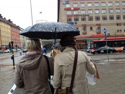 Springer på pressvisningar i en regnig huvudstad... Springer på pressvisningar i en regnig huvudstad...