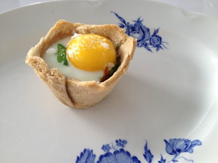 Minipastej med bakade ägg och kallrökt lax! Minipastej med bakade ägg och kallrökt lax!