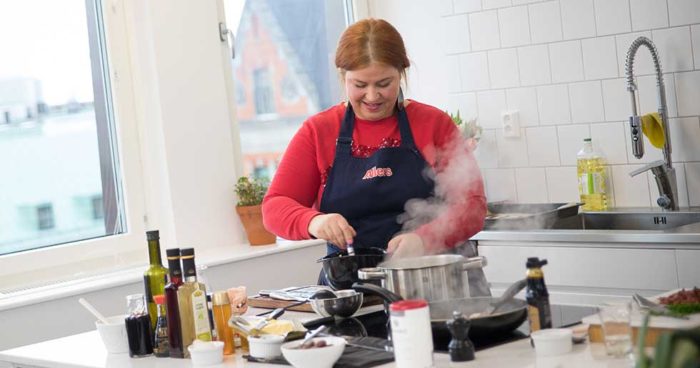 Så här såg det ut när jag slängde ihop soppan i Allers provkök. De syns inte i bild men både tv-kocken Maud Onnermark som är chefredaktör på Matmagasinet och Fredrik Nylén var på plats!