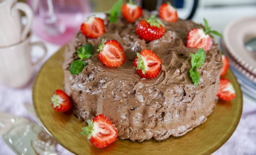 chokladtårta med jordgubbar chokladtårta med jordgubbar