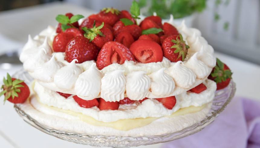recept marängtårta jordgubbar recept marängtårta jordgubbar